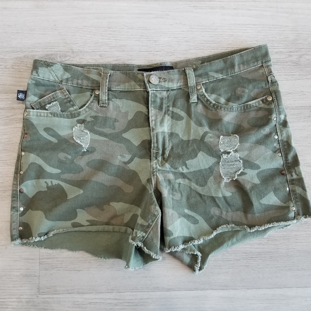 Rock & Republic Green Cameo Distressed Stretch Hula Shorts